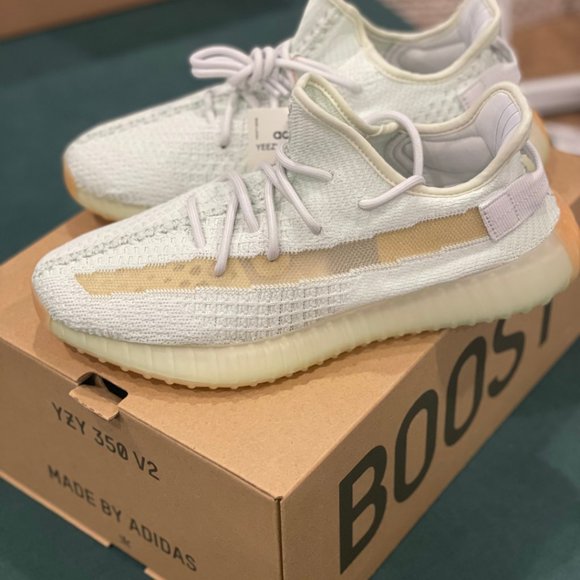 Yeezy Boost 350 v2 Hyperspace - US 9 - BNWT - Picture 1 of 4